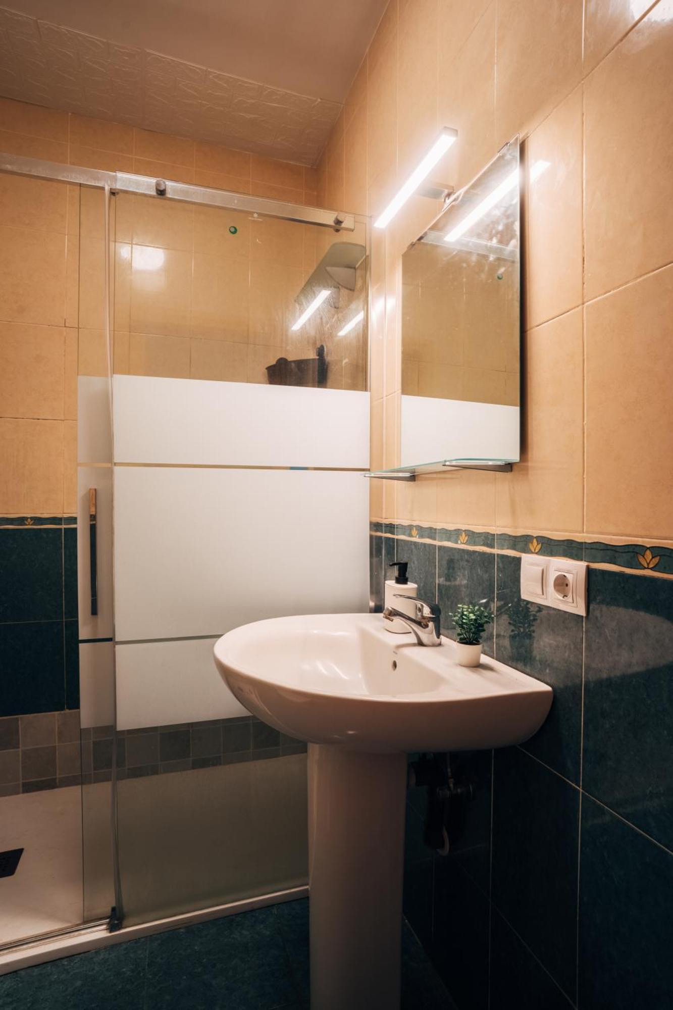 アルメリア Atp San Cristobal A 5 Minutos De Puerta Purchena - Alcazaba - Catedral - Wifi Gratis!ヴィラ エクステリア 写真