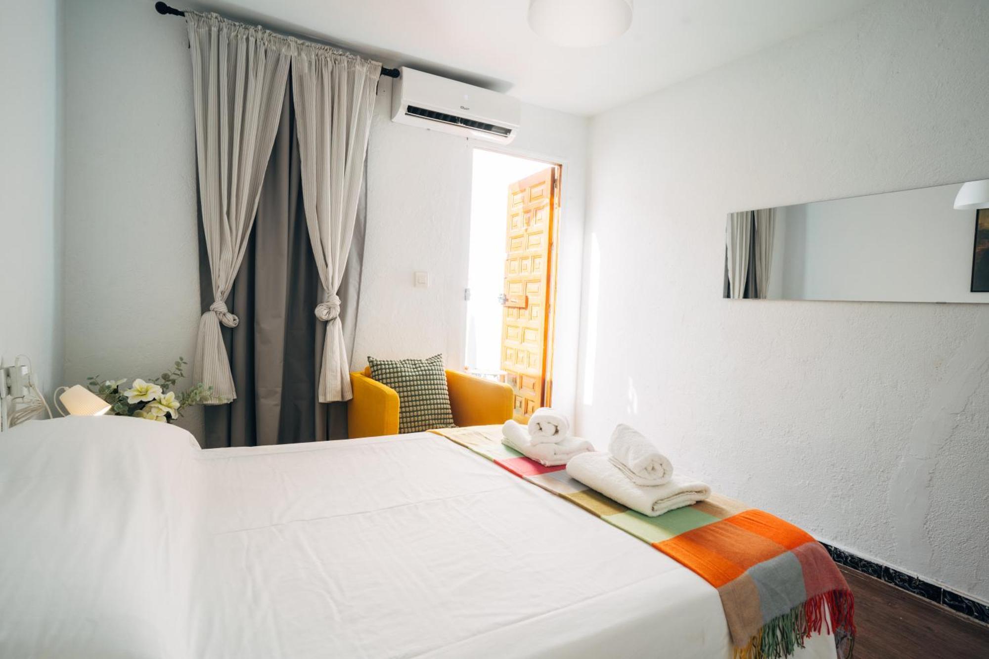 アルメリア Atp San Cristobal A 5 Minutos De Puerta Purchena - Alcazaba - Catedral - Wifi Gratis!ヴィラ エクステリア 写真